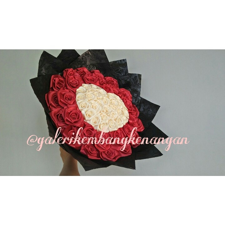 Bouquet bunga satin size L